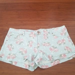 Floral Denim Shorts(Used)